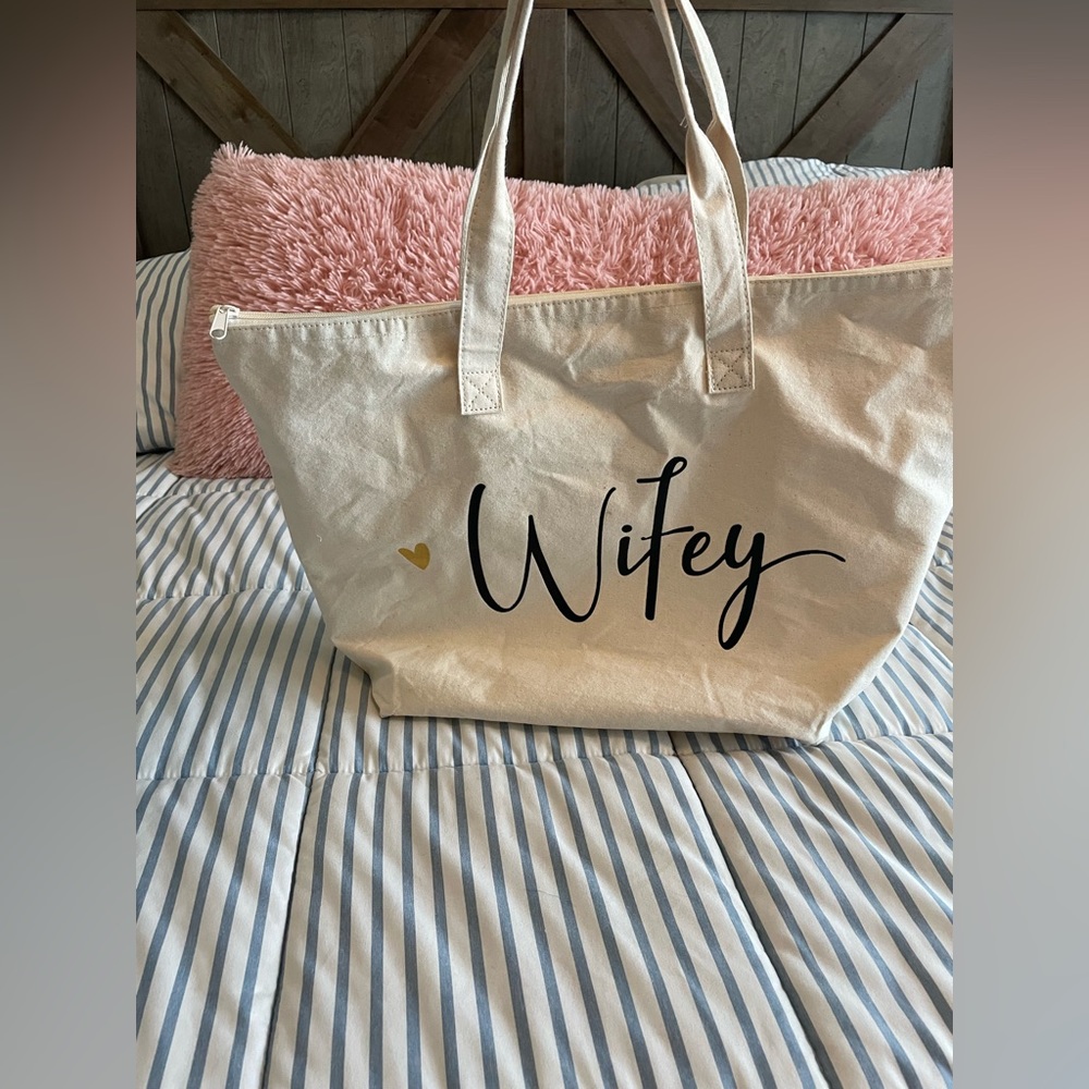 “Wifey” tote bag